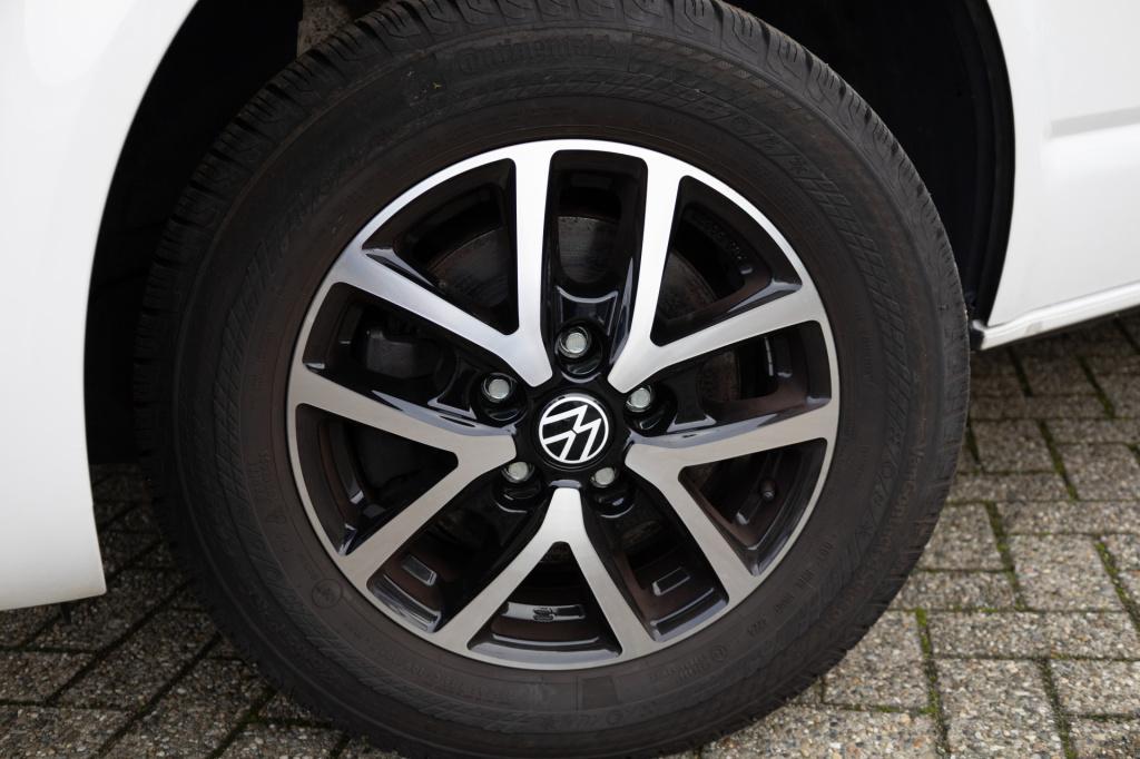 Volkswagen Transporter 6.1 150pk l2h1 incl inrichting ✅led✅cam✅clima✅acc