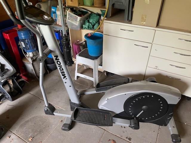 Cross trainer