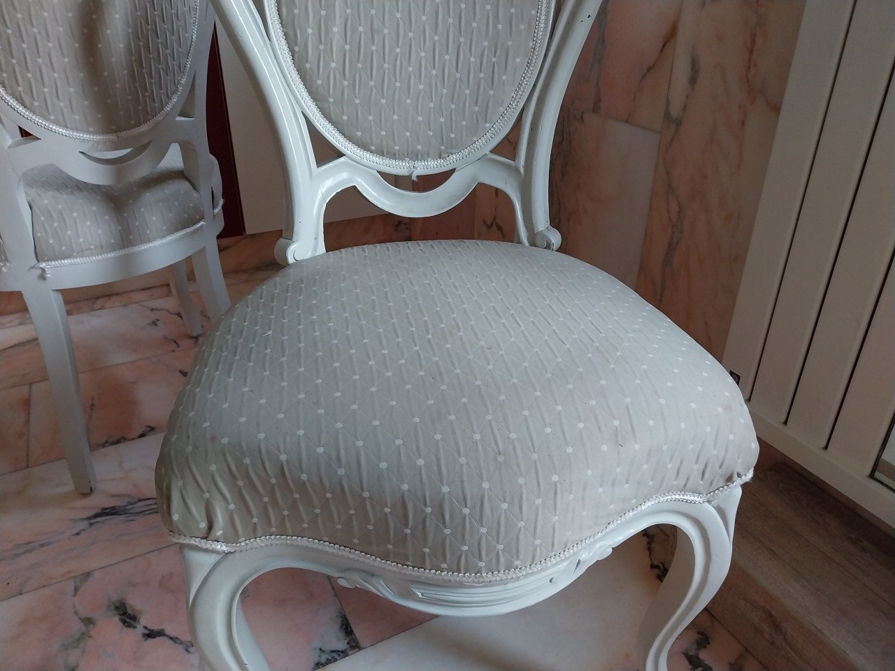 2 stoelen barok achtige stijl