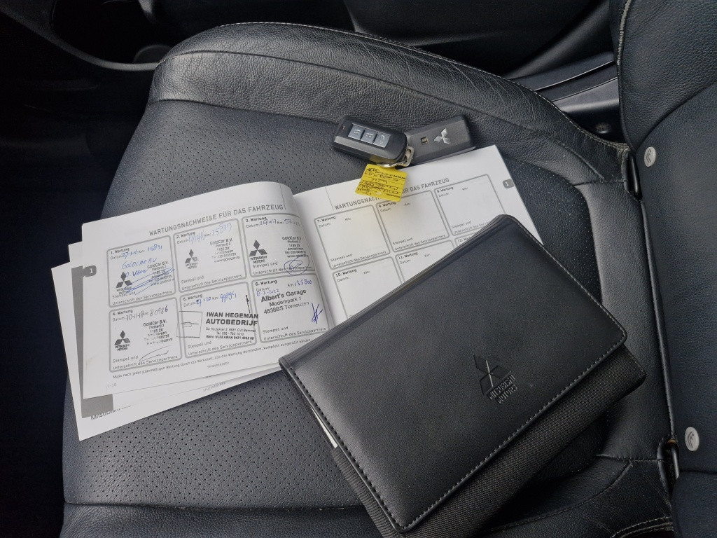 Mitsubishi Outlander 2.0 phev instyle+