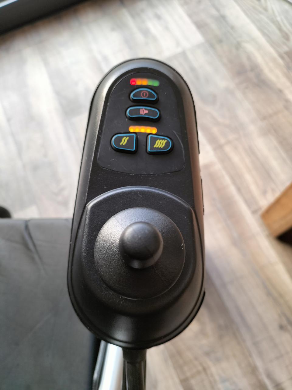 TE KOOP: ELEKTRISCHE ROLSTOEL