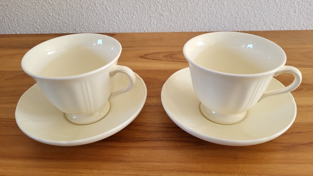 Set van 2 Wedgwood Queens Shape kop en schotels