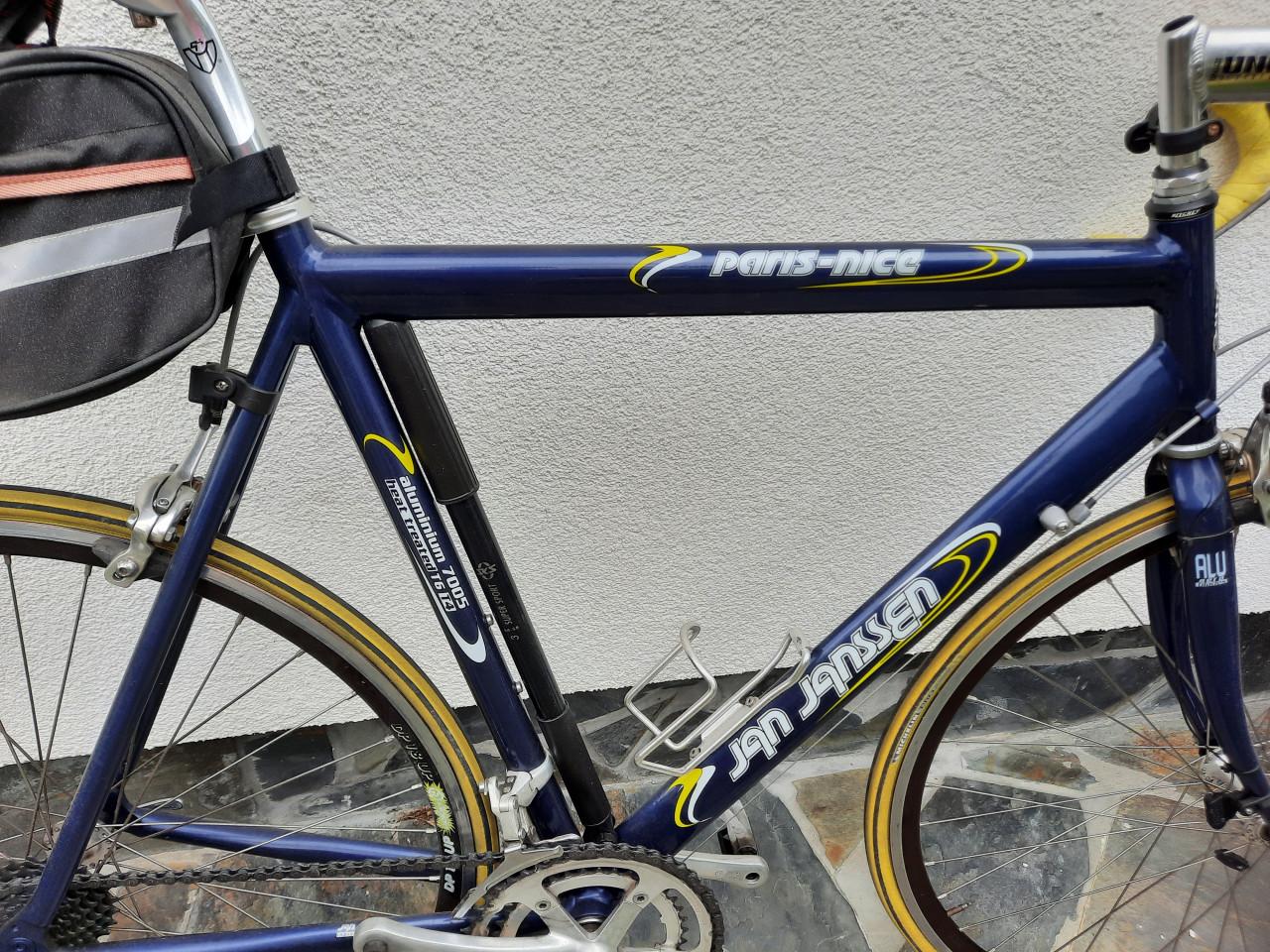 Wielrenfiets Paris-Nice van Jan Janssen maat L. Kleur blauw/geel