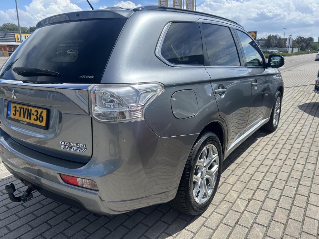 Mitsubishi Outlander 2.0 phev instyle