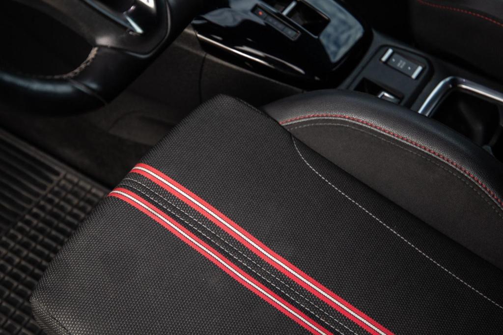 Opel Corsa 1.2 turbo gs black line / apple carplay / automaat / 360 camera 