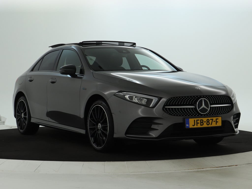 Mercedes-Benz A-Klasse 250 e sedan amg plug-in hybride amg line | night pak