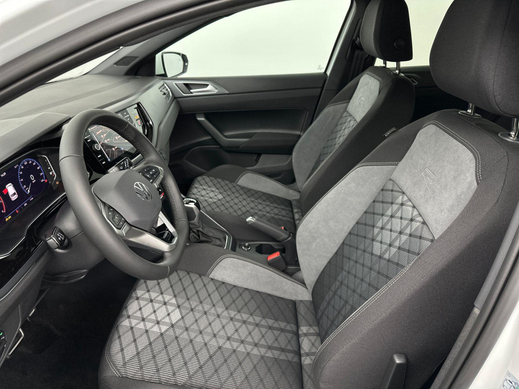 Volkswagen Polo r-line-edition 1.0 70 kw / 95 pk tsi hatchback 7 v