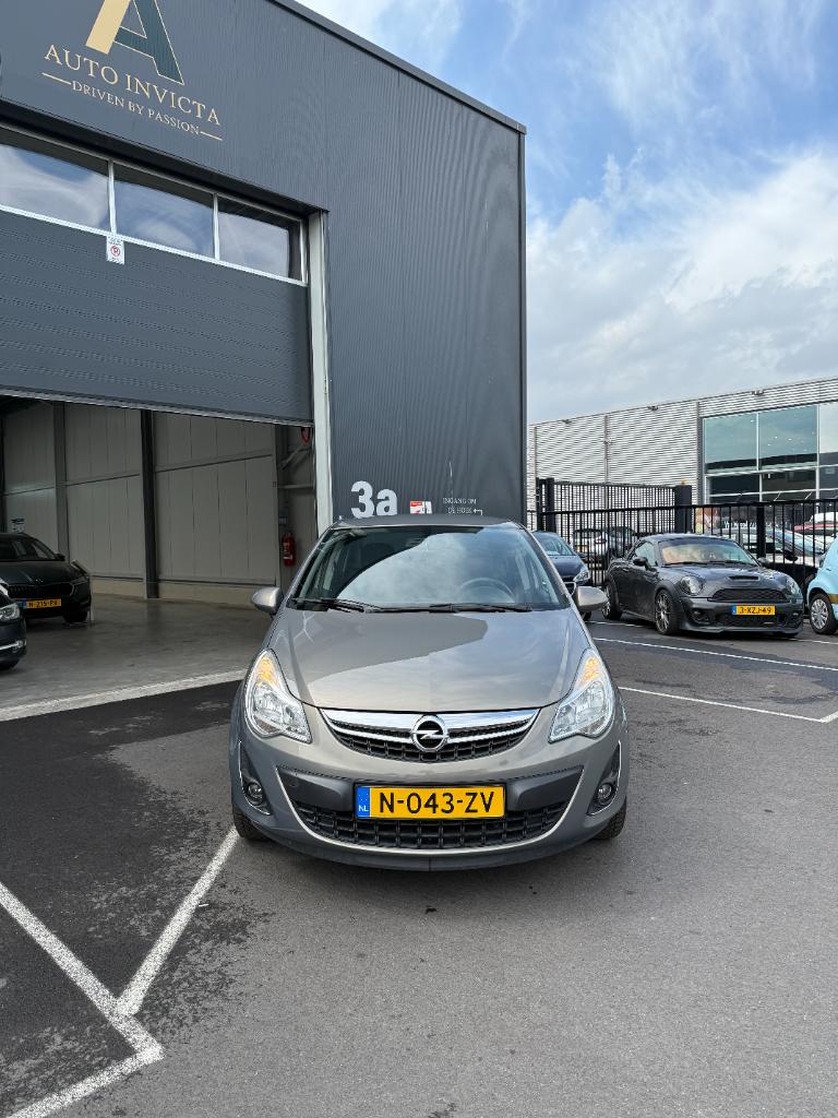 Opel Corsa 1.2 ecoflex selection - airco - stoelverwarming