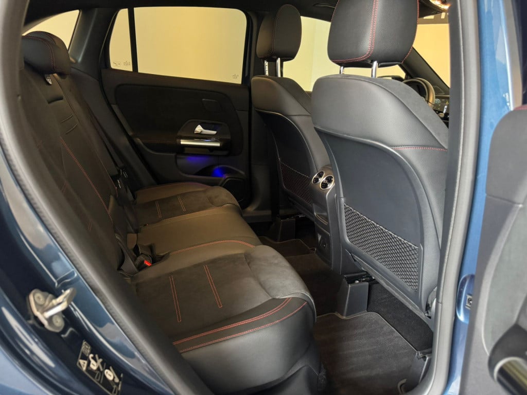 Mercedes-Benz Gla-klasse 180 business solution amg