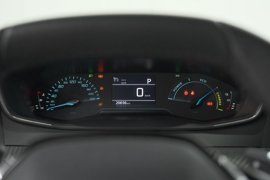 Peugeot 2008 1.2 hybrid 136 style | apple carplay | parkeersensoren | clima