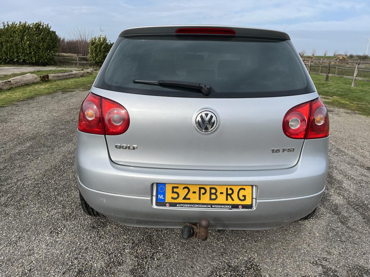 Volkswagen Golf 1.6 FSI trendline