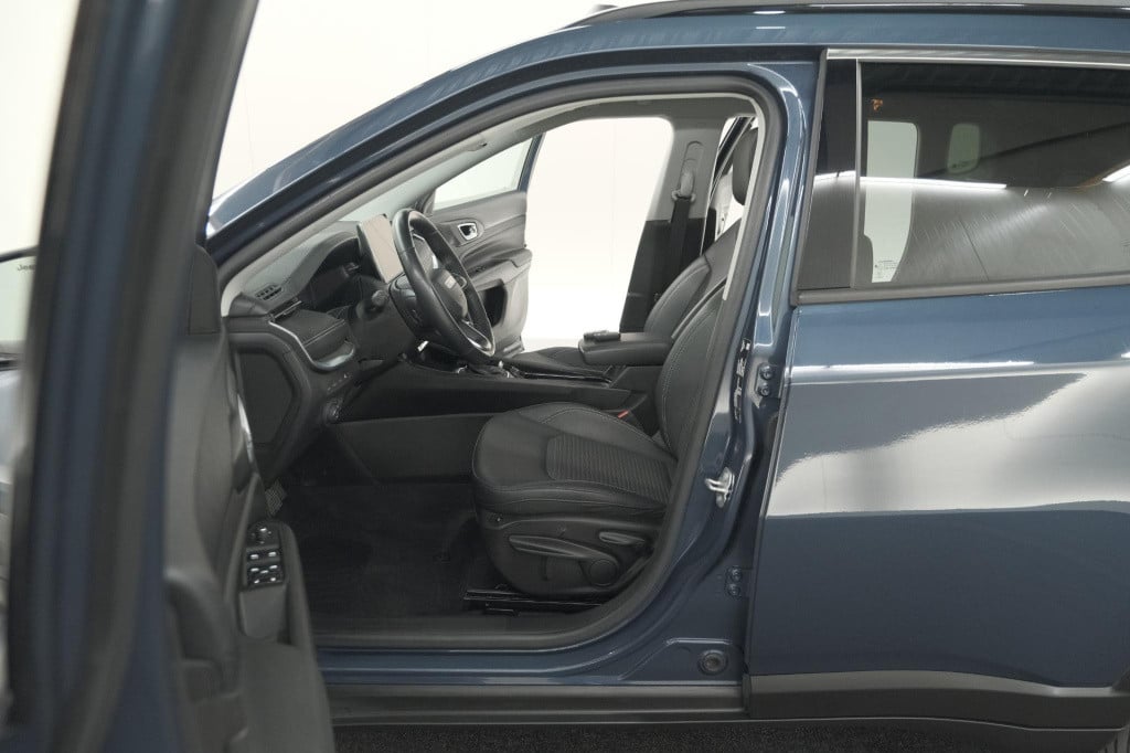 Jeep Compass 4xe 190 plug-in hybrid electric limited | elektrisch panoramad