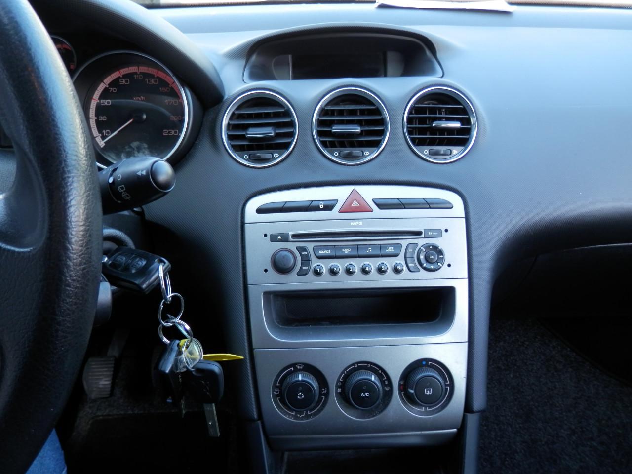 Auto Garant Biedt Aan: Peugeot 308 1.6 VTi X-Line