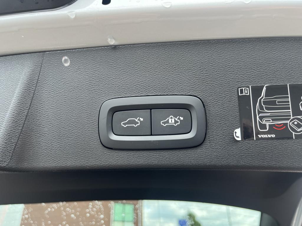 Volvo XC40 1.5 t4 recharge r-design 210 pk panorama