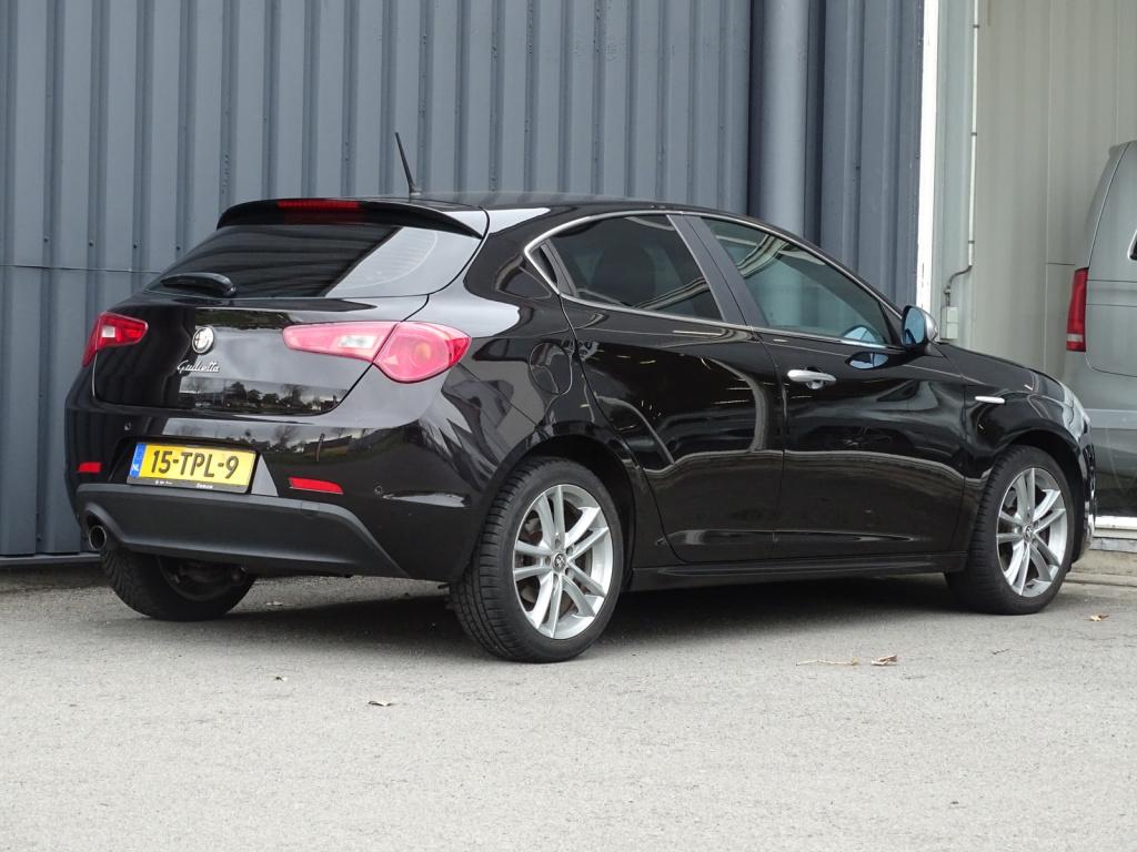 Alfa Romeo Giulietta 1.4 t distinctive 170pk automaat | bluetooth
