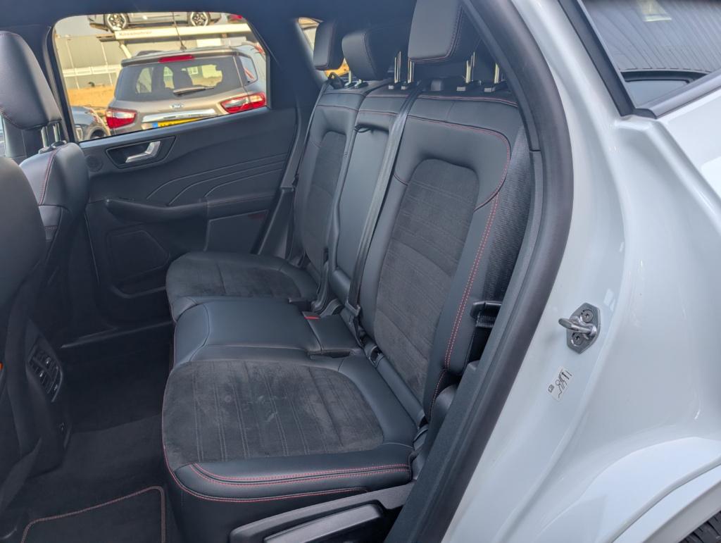 Ford Kuga 2.5 phev e-cvt 225pk st-line x , adaptive cc , panodak , winterpa