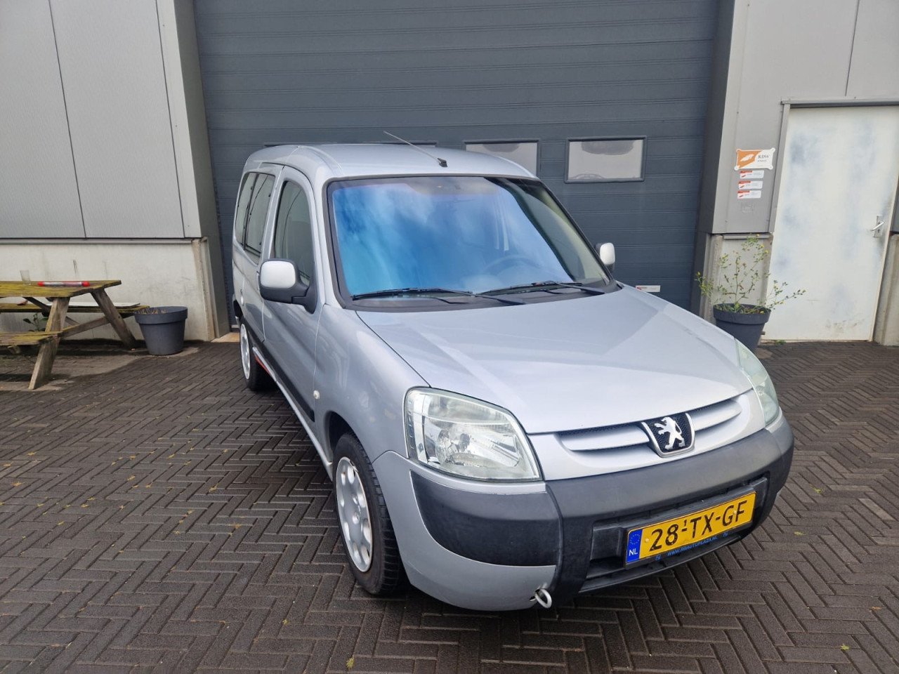 TE KOOP PEUGEOT PARTNER MPV 1.6 16V XT GEEL KENTEKEN 2 SCHUIFDEUREN