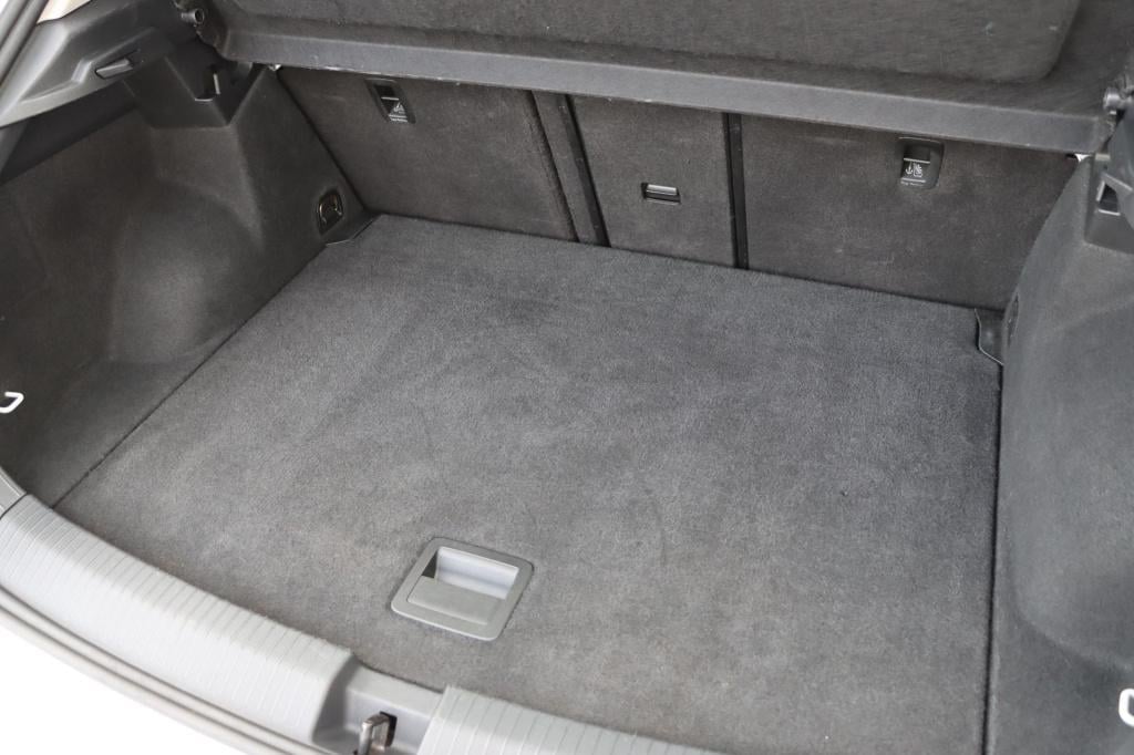 Volkswagen T-roc 1.0 tsi sport 115pk | stoel- en stuurverwarming | adaptive