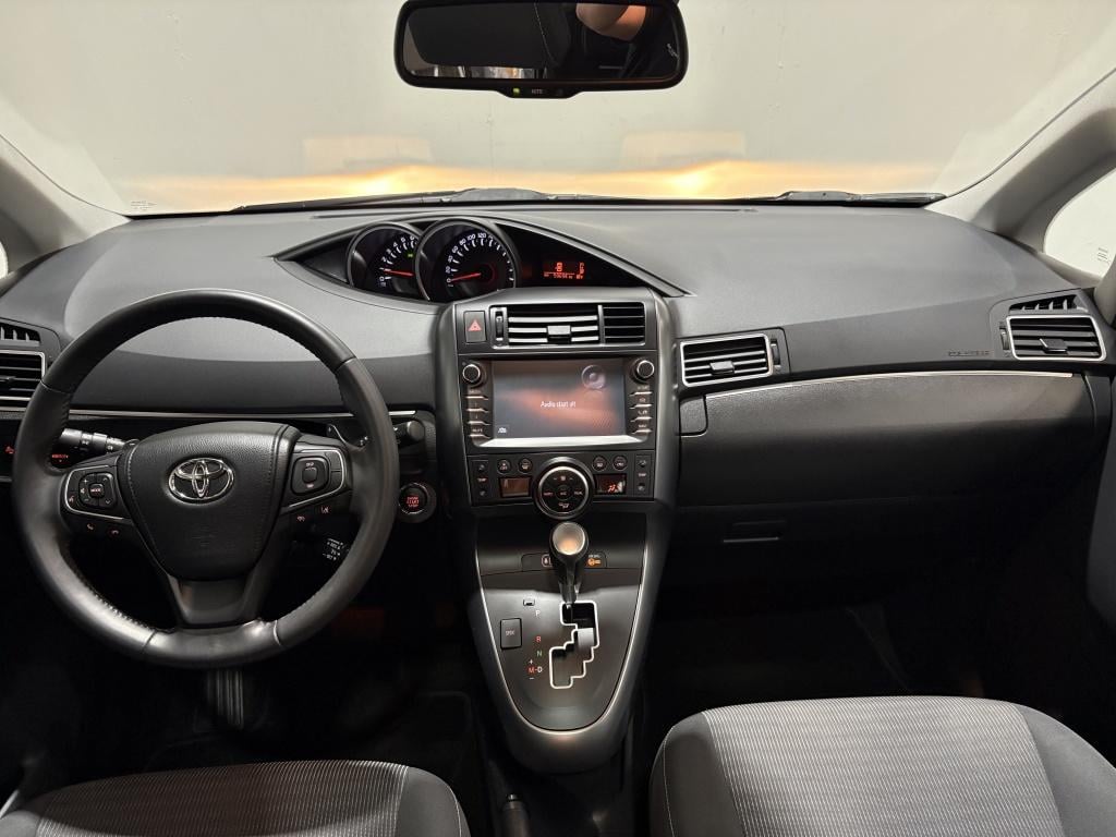 Toyota Corolla Verso 1.8 vvt-i skyview edition
