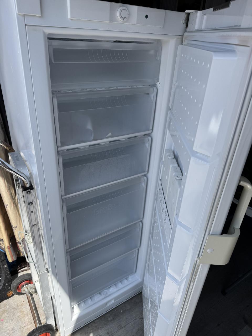 Vriezer  7 lades
