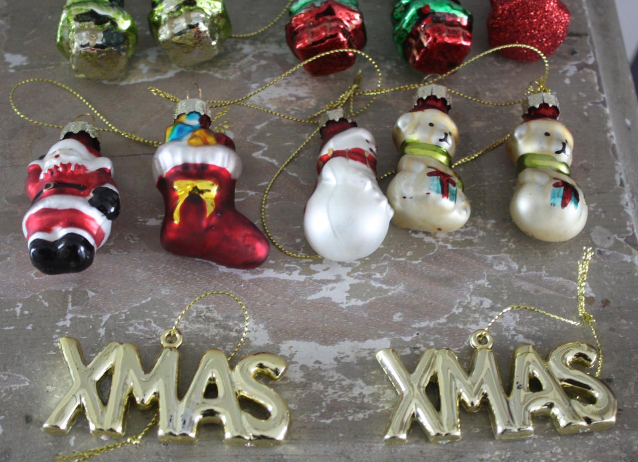 Set van 12  glazen kerst ballen verschillende soorten