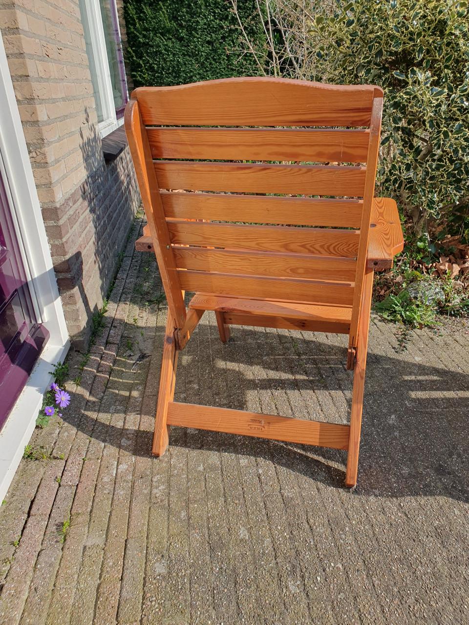 Set houten tuinstoelen