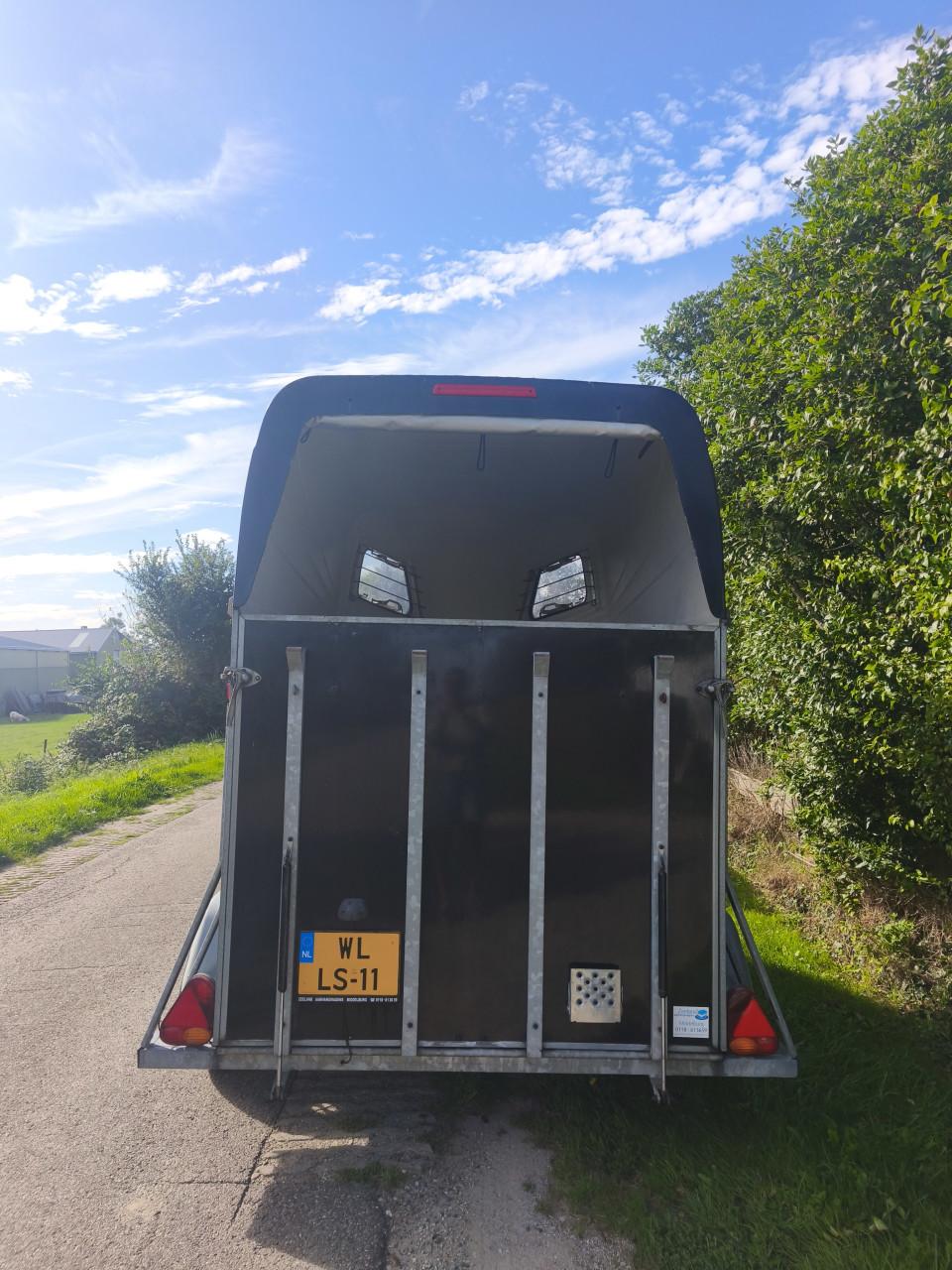 Tweepaardstrailer Hotra