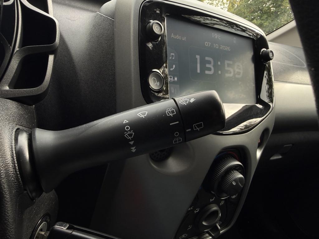 Toyota Aygo 1.0 vvt-i x-play - carplay - android auto -