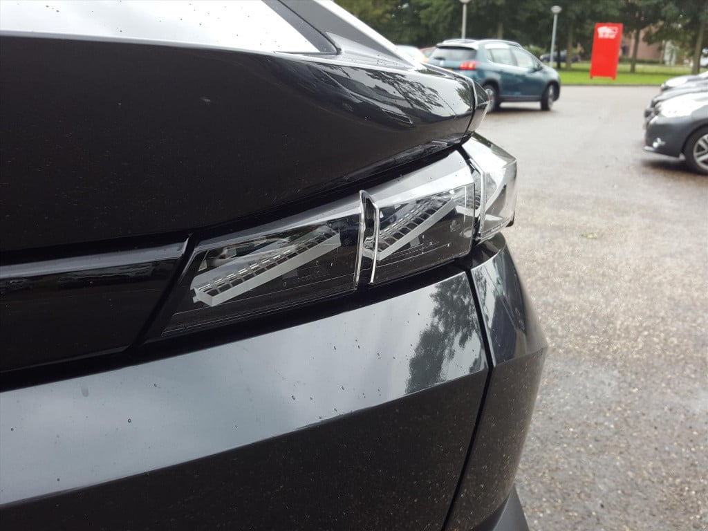 Peugeot 408 1.2 puretech 130pk eat8 gt | applecarplay & androidauto | cruis