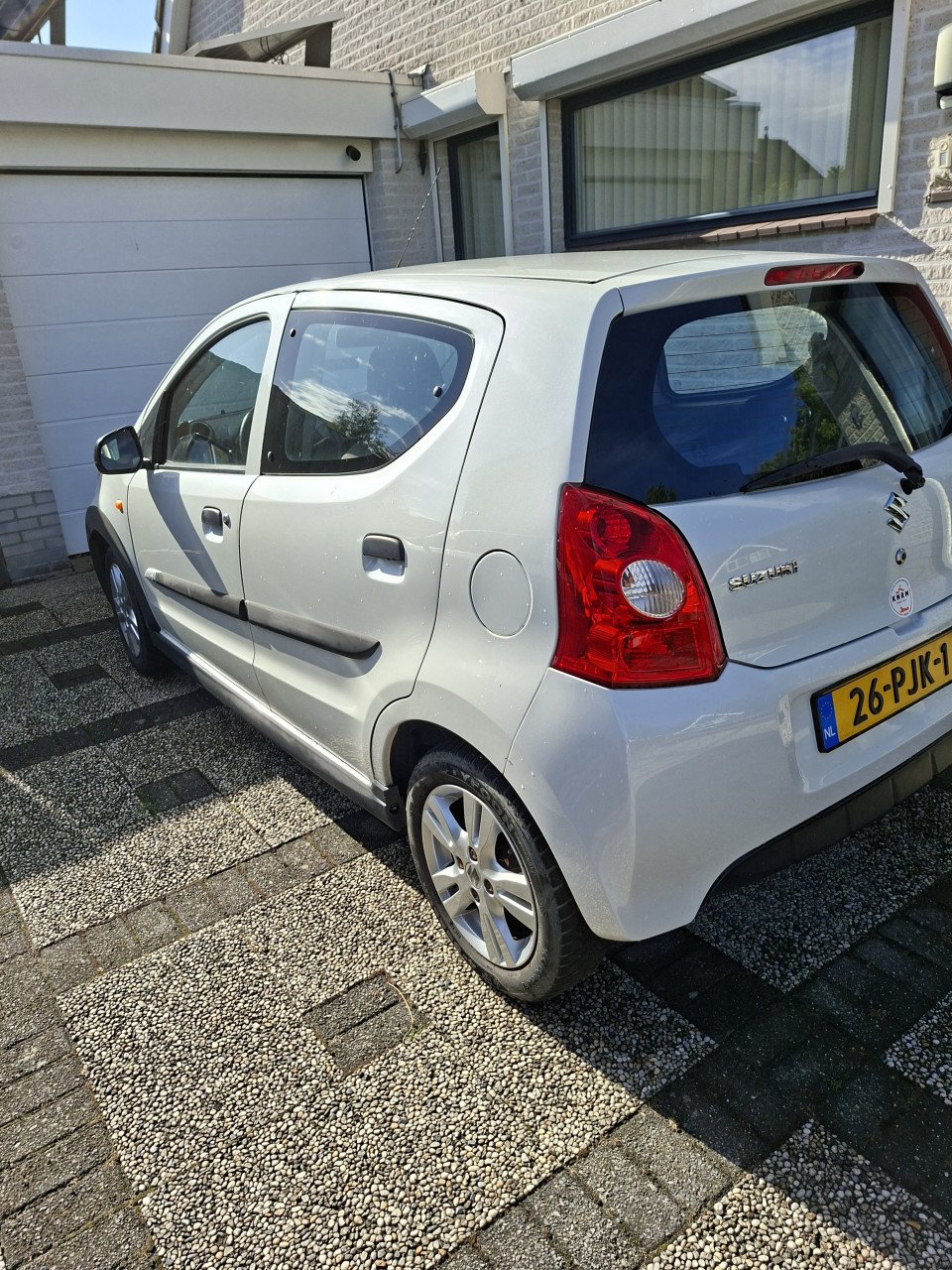 SUZUKI