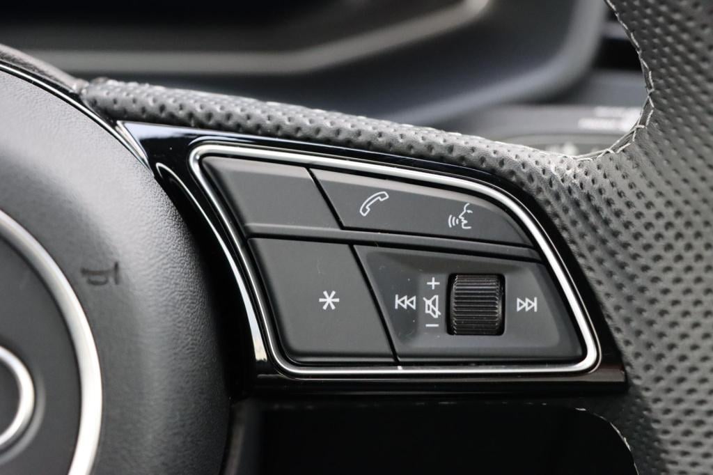 Audi A1 Sportback 30 tfsi s edition 115pk | carplay | sensoren