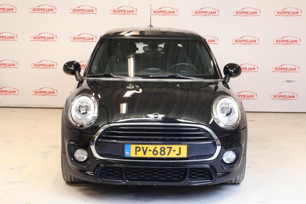 Mini Cooper 1.5 chili serious business nl auto, jcw in en exterieur, stoelv