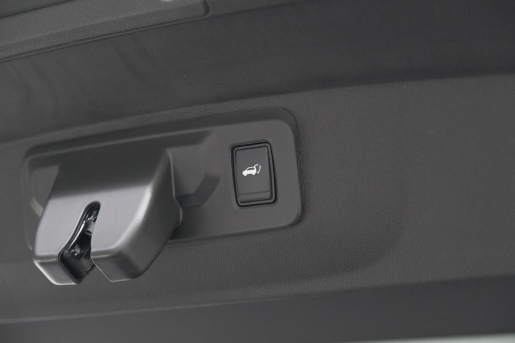 Renault Rafale 1.2 e-tech 4x4 plug-in hybrid 300 atelier alpine | panoramad