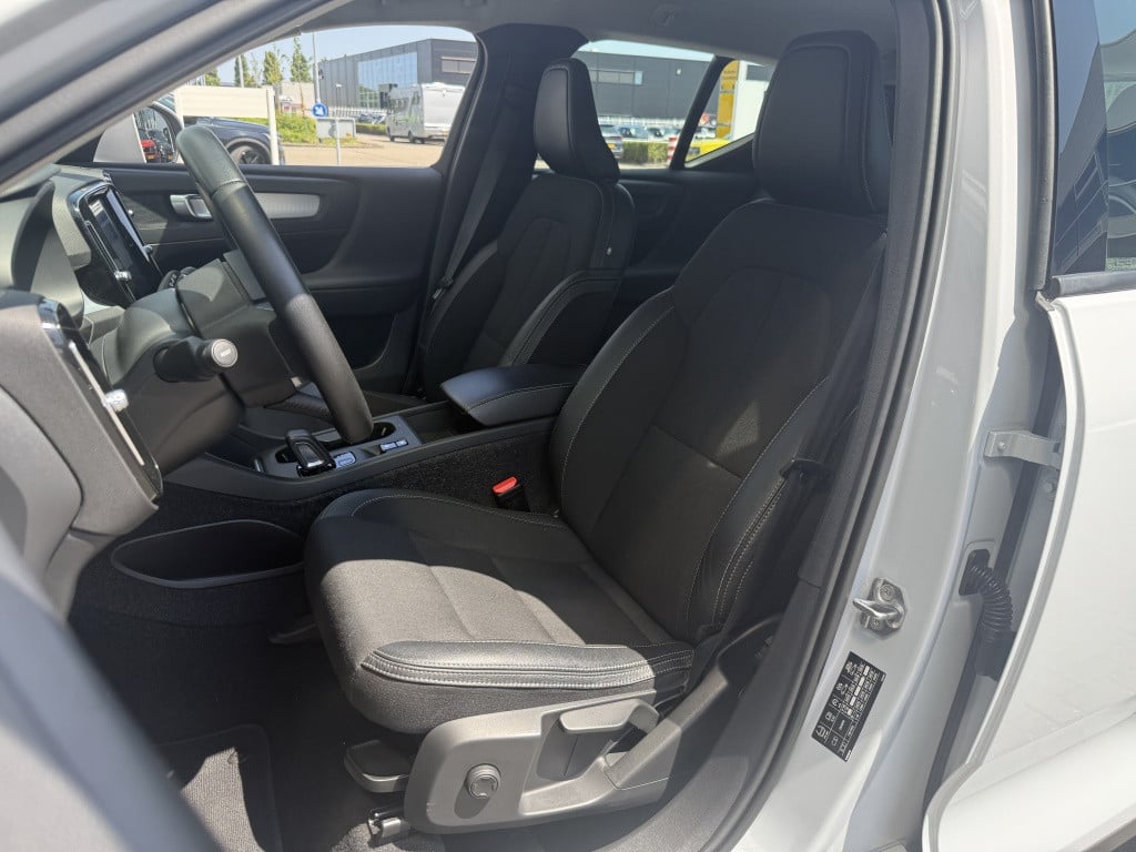 Volvo XC40 1.5 t5 te moment pro