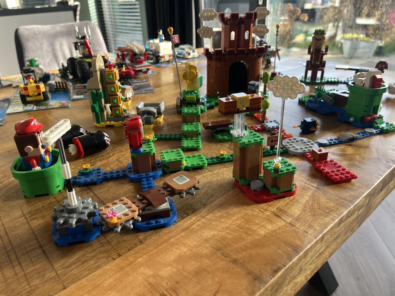 Lego Super Mario sets; 71362, 71360, 71363, 71366