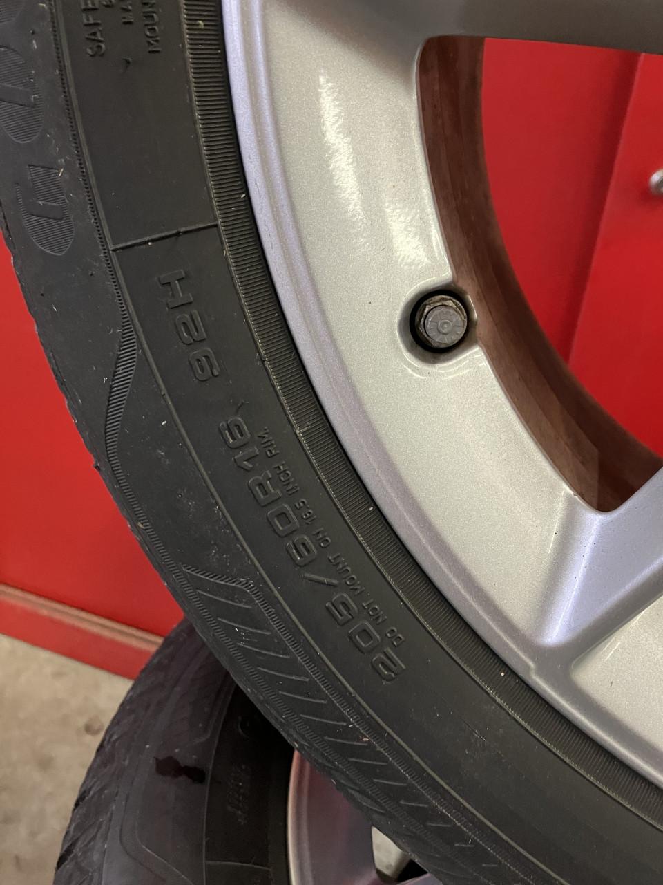 16 inch Mercedes velgenset met 4 seizoenbanden