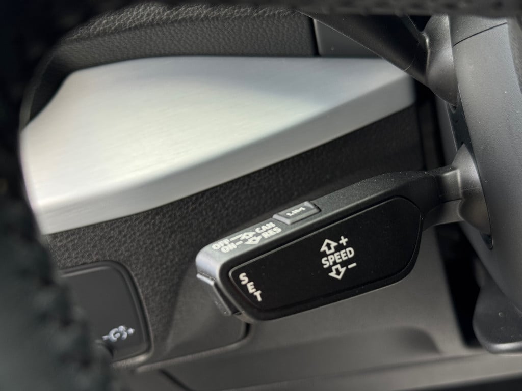 Audi Q2 35 tfsi s edition * panoramadak * camera * keyless