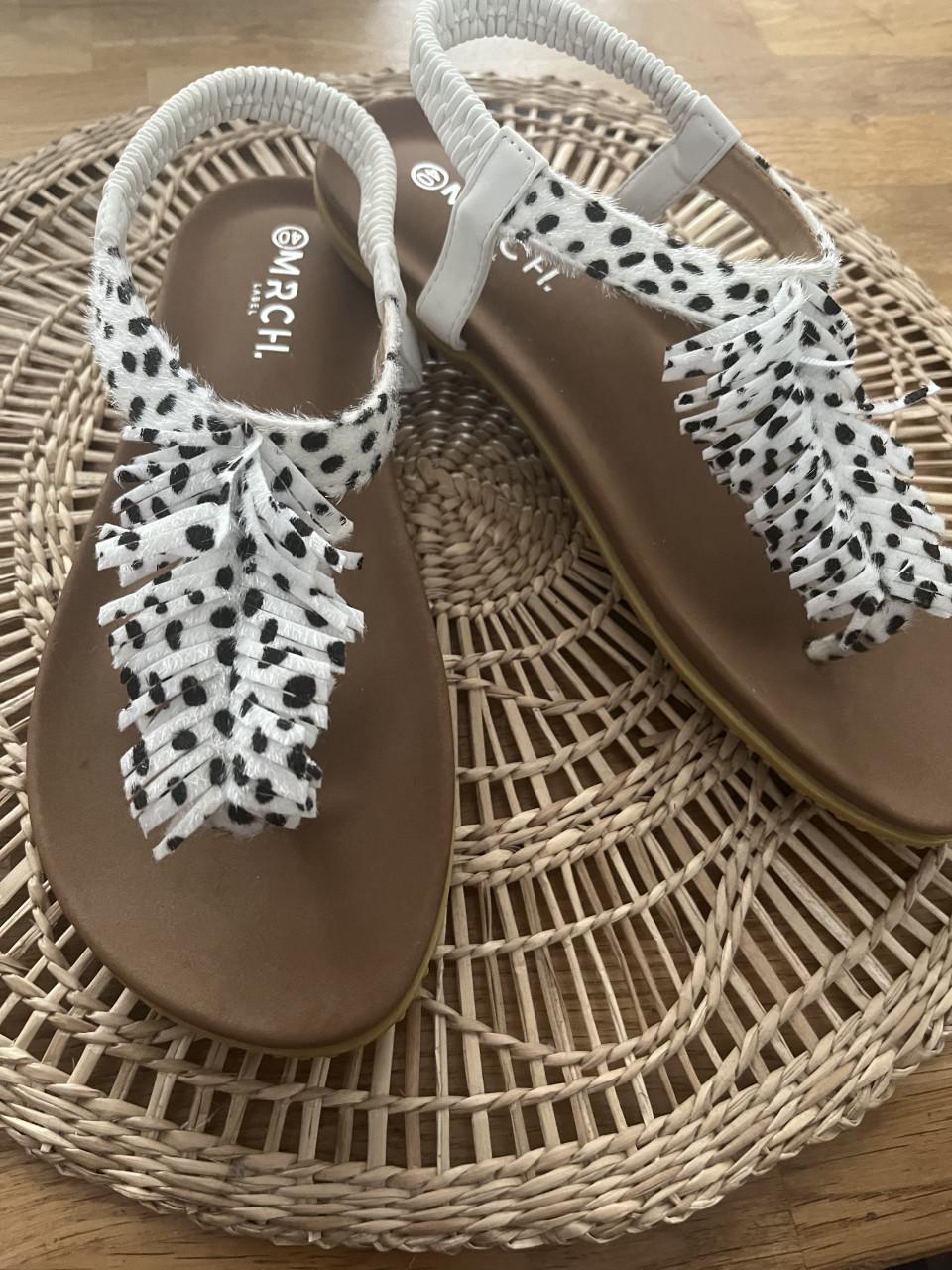 Partij nieuwe sandalen