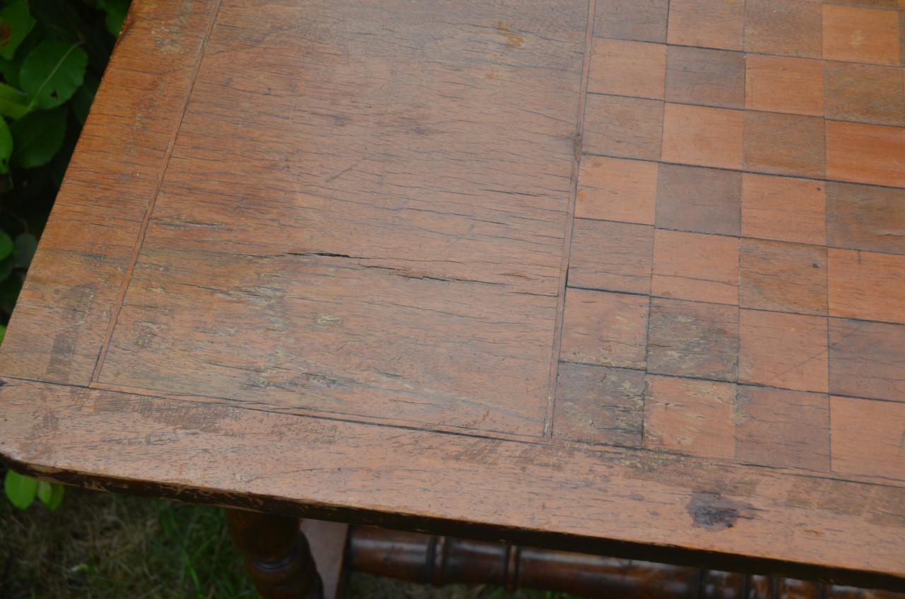 Antiek schaaktafeltje