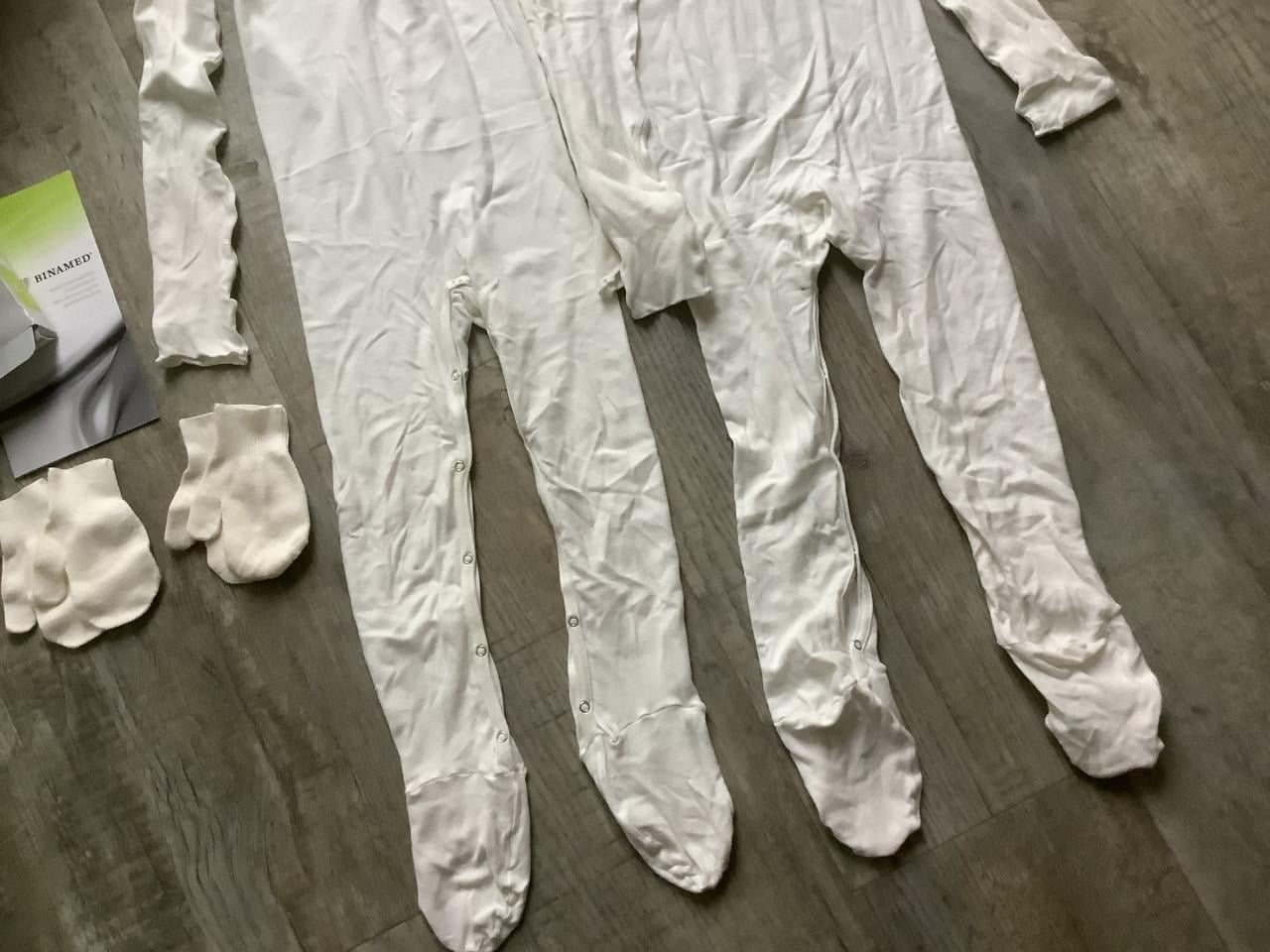 Binamed 2 anti krabpakjes + 2x handschoenen, o.a. bij exceem