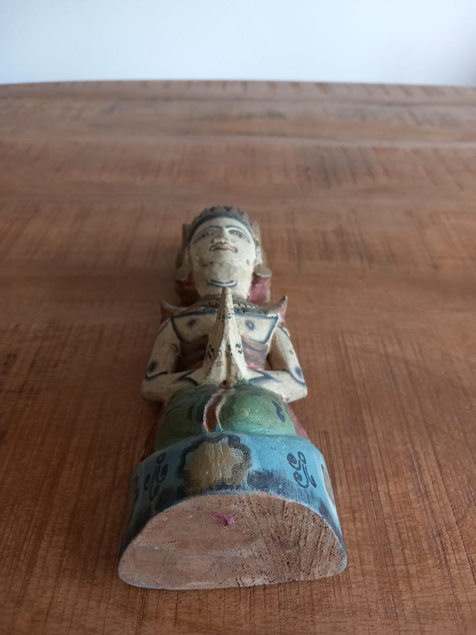 Hout gesneden Aziatisch beeldje