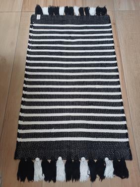 Walra Badmat Stripes & Structure: zwart/wit met kwastjes