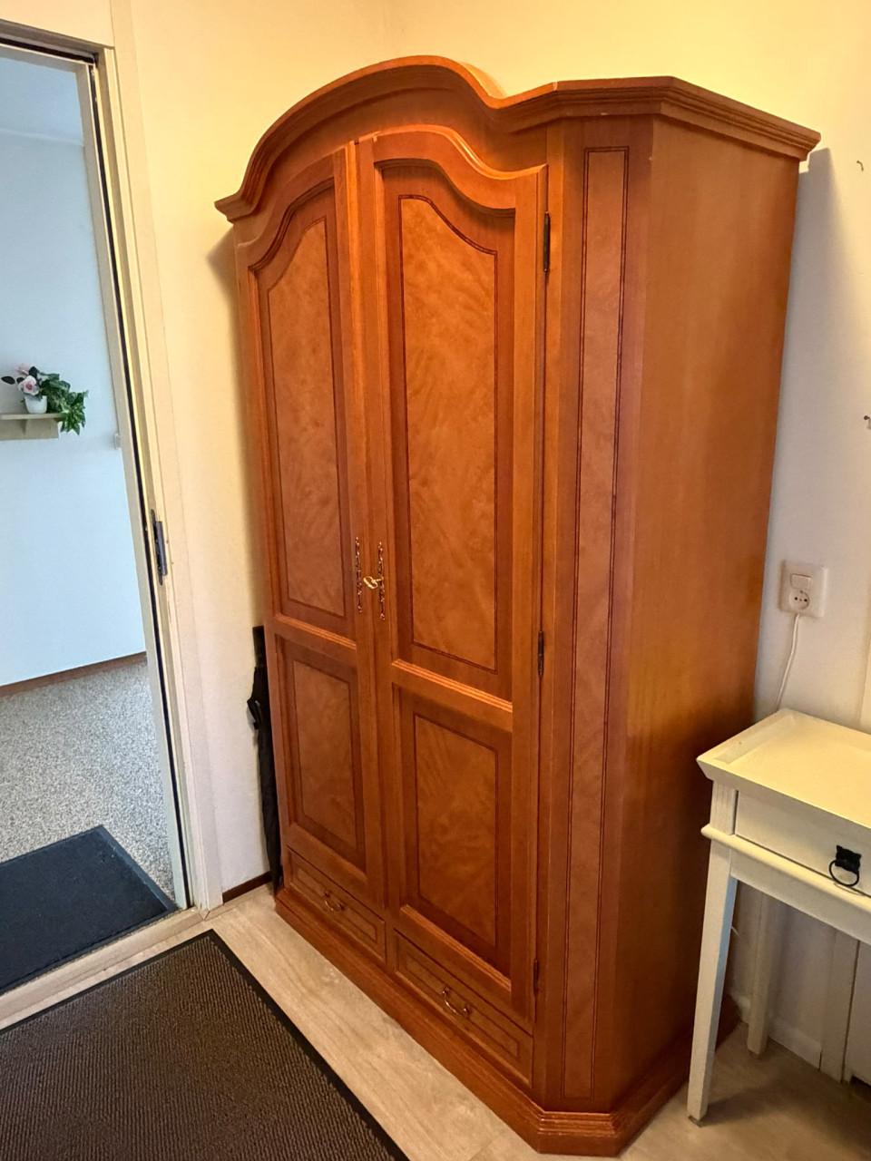 Massiefhouten kast