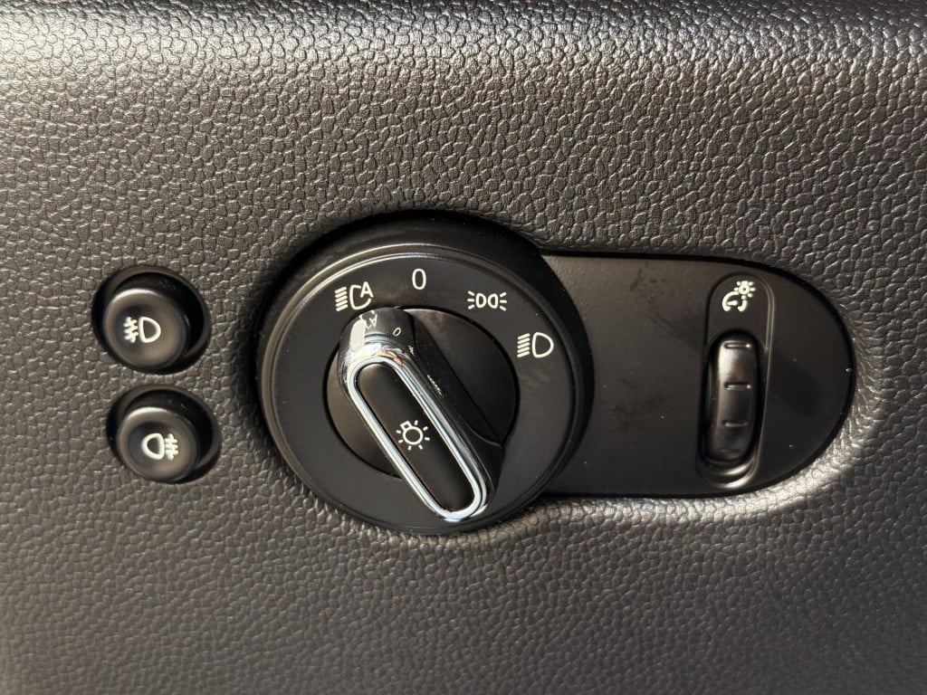 Mini Cooper mini 1.5 king’s cross | john cooper works | navi | cruise | led
