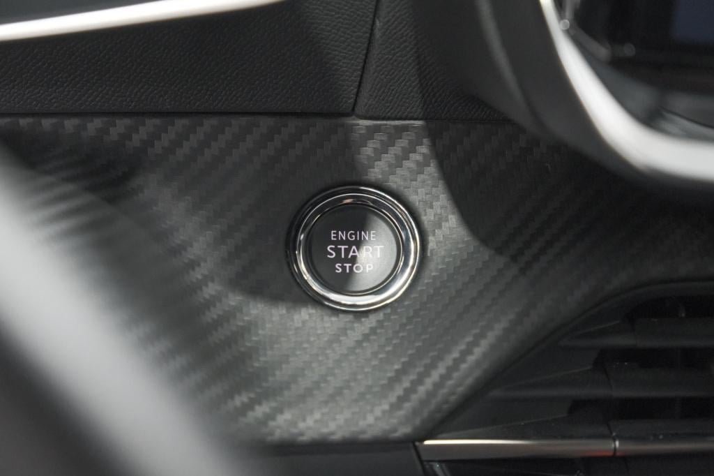Peugeot 208 1.2 hybrid 145 e-dcs6 gt | alcantara pakket | camera | apple ca