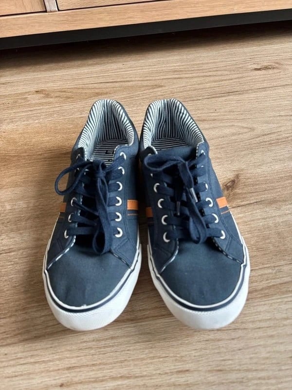 Marineblauwe sneakers maat 42 👟