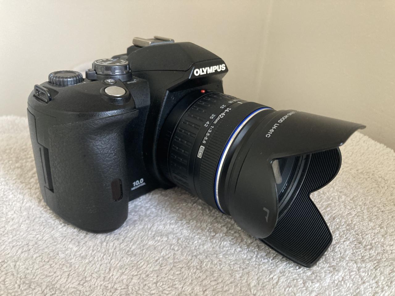 Olympus D-SLR E-510 met objectieven