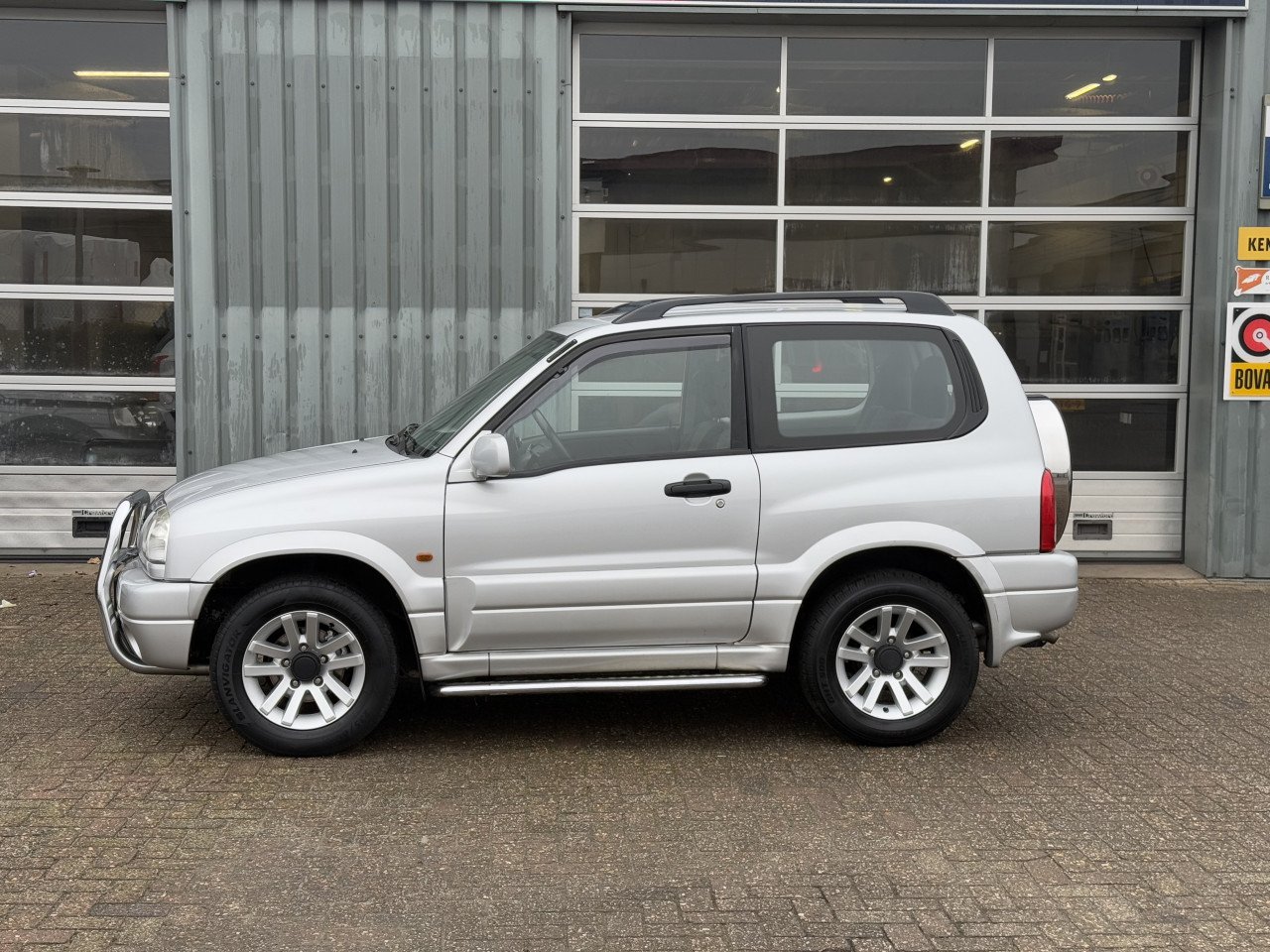 Suzuki Grand Vitara - 2.0 Metal Top