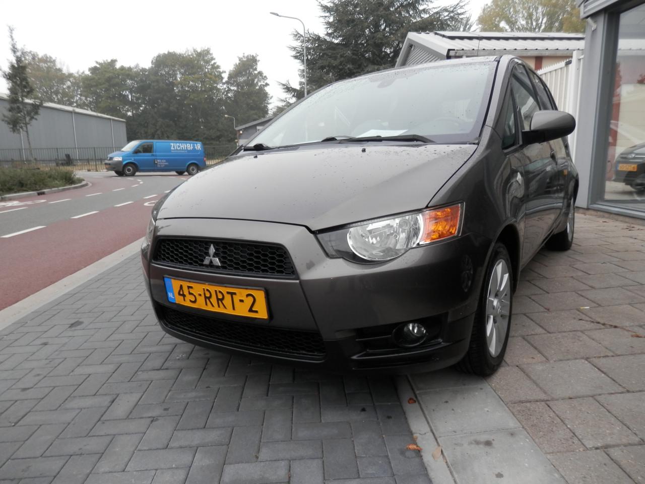 Auto Garant Biedt Aan: Mitsubishi Colt 1.3 Edition Two