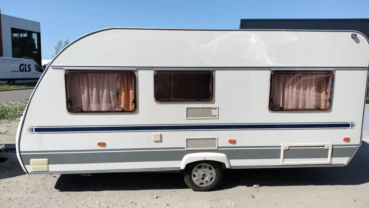 Beyerland 460 (2002) met voortent